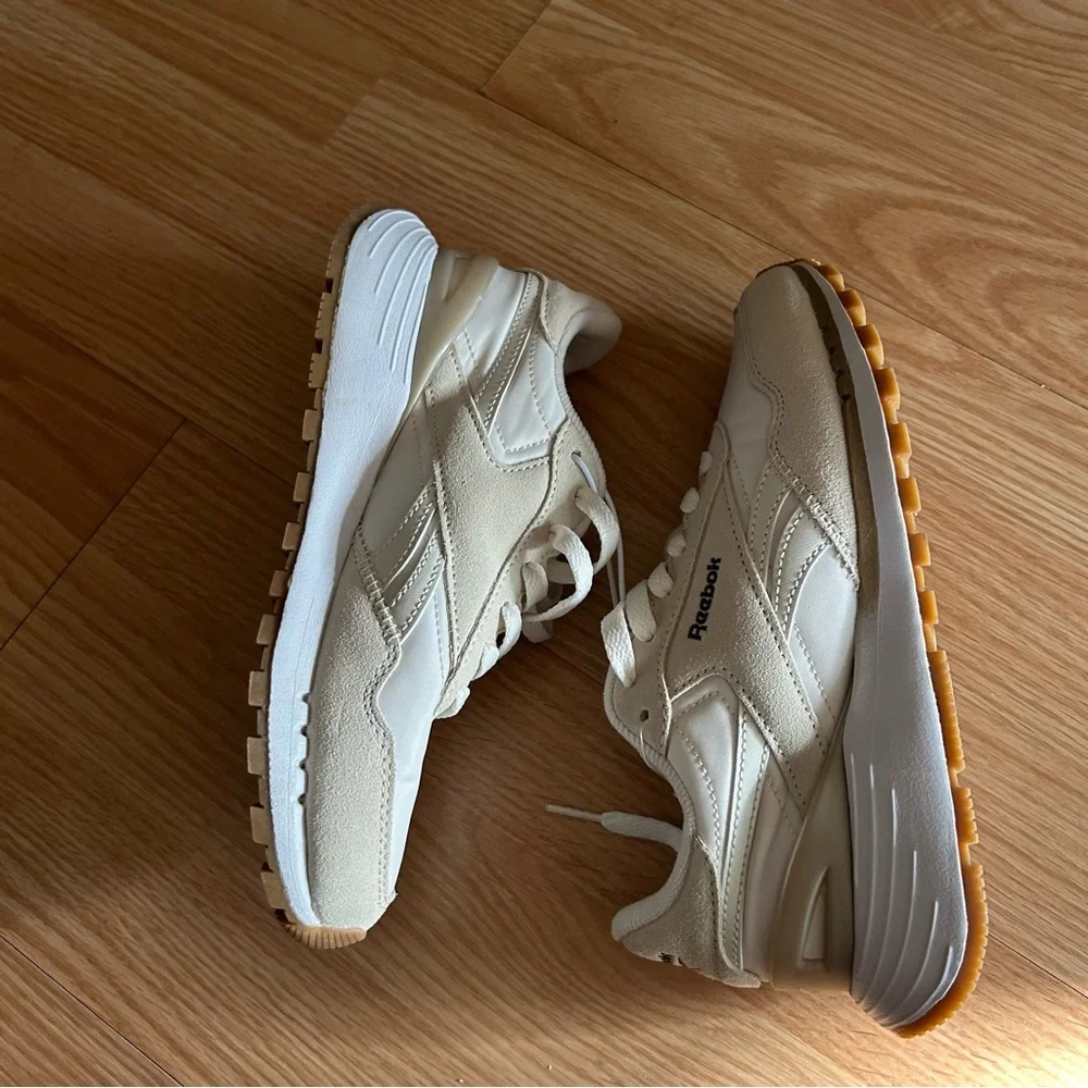NEW Reebok Classic Harman Beige Crème Sneakers Women’s 6